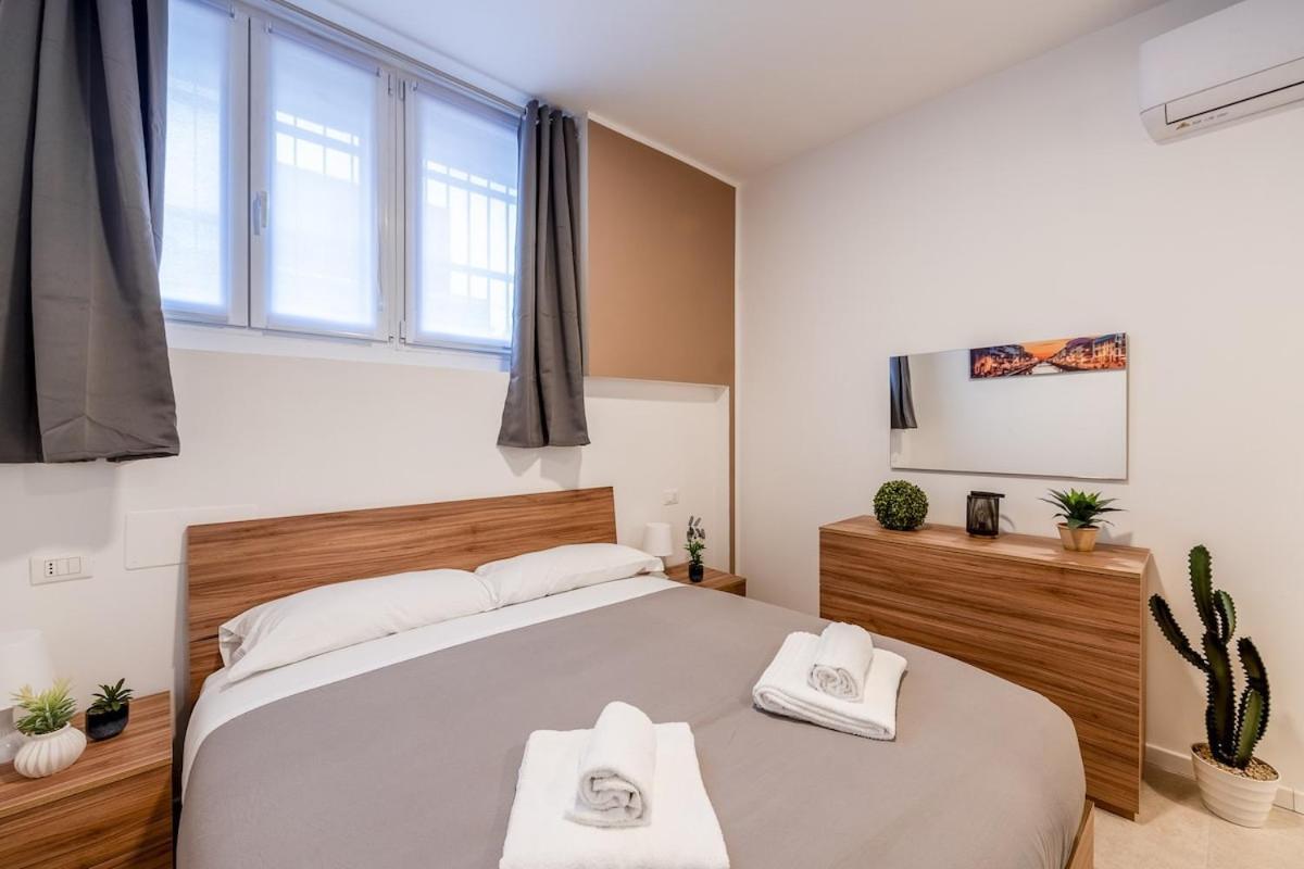 Authentic Private Flat 2 Min From Navigli Apartment Milan Luaran gambar