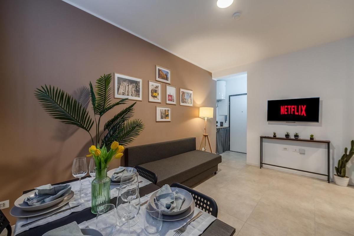 Authentic Private Flat 2 Min From Navigli Apartment Milan Luaran gambar