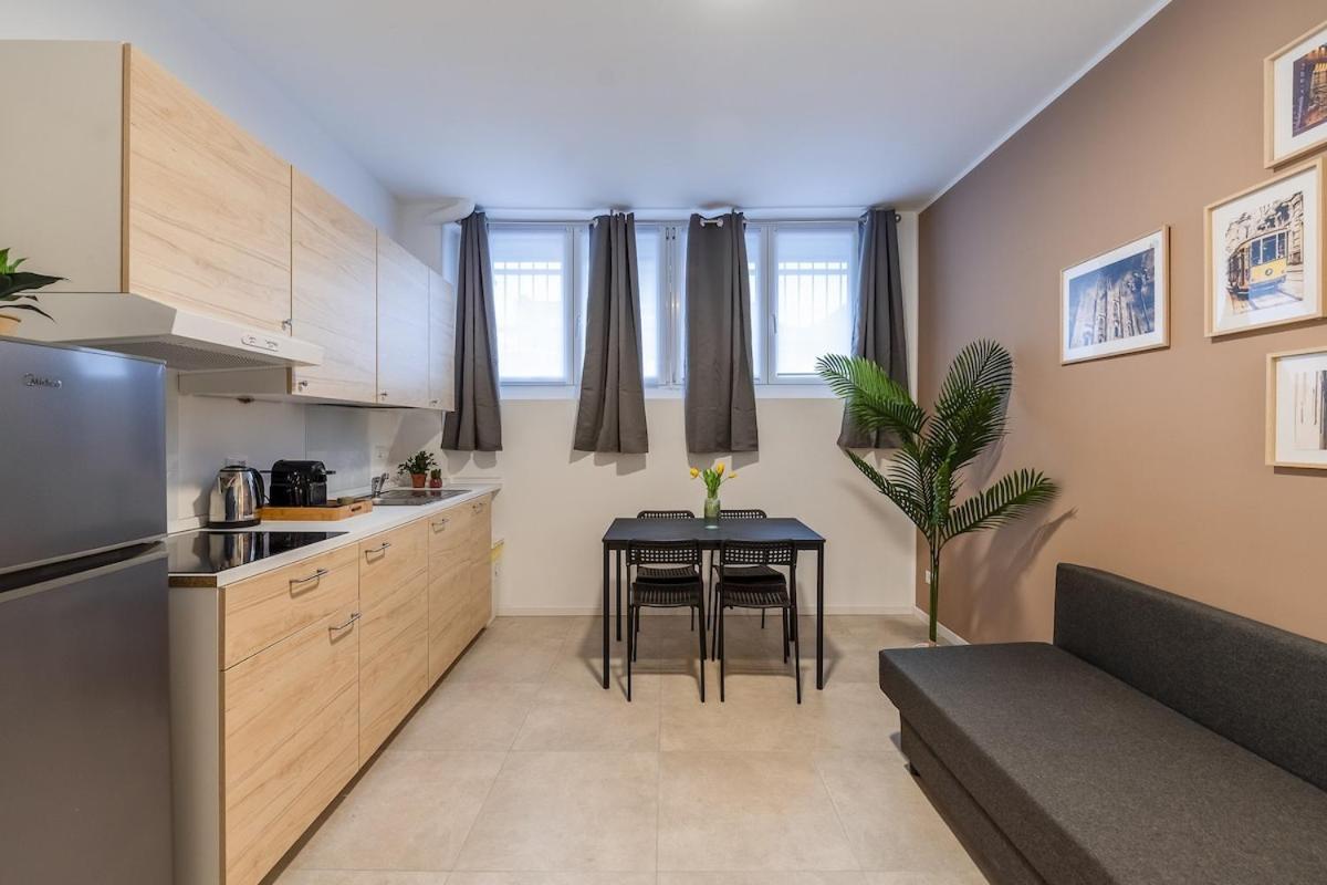 Authentic Private Flat 2 Min From Navigli Apartment Milan Luaran gambar