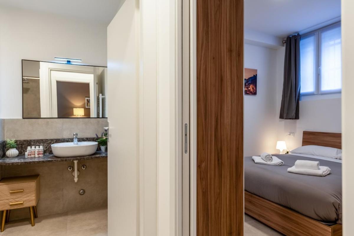 Authentic Private Flat 2 Min From Navigli Apartment Milan Luaran gambar