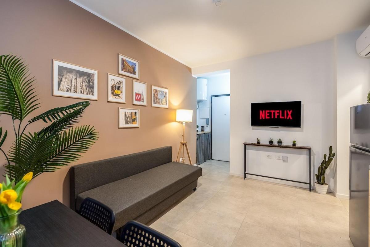 Authentic Private Flat 2 Min From Navigli Apartment Milan Luaran gambar